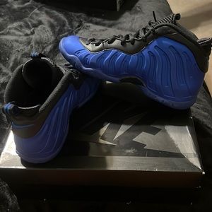 Nike little posite pro grade school